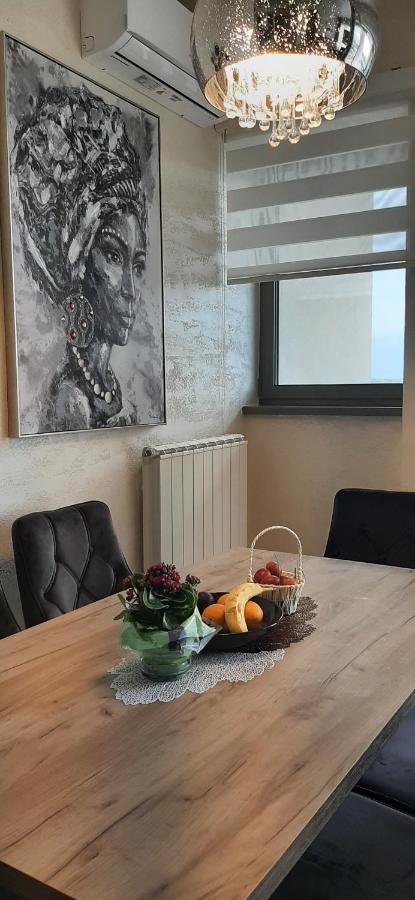 Gigi Apartment Belgrado Buitenkant foto